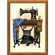 Набор для вышивания крестом Риолис "Кошка со швейной машинкой"