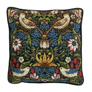 Набор для вышивания крестом Bothy Threads подушка "Strawberry Thief" William Morris (Клубника)